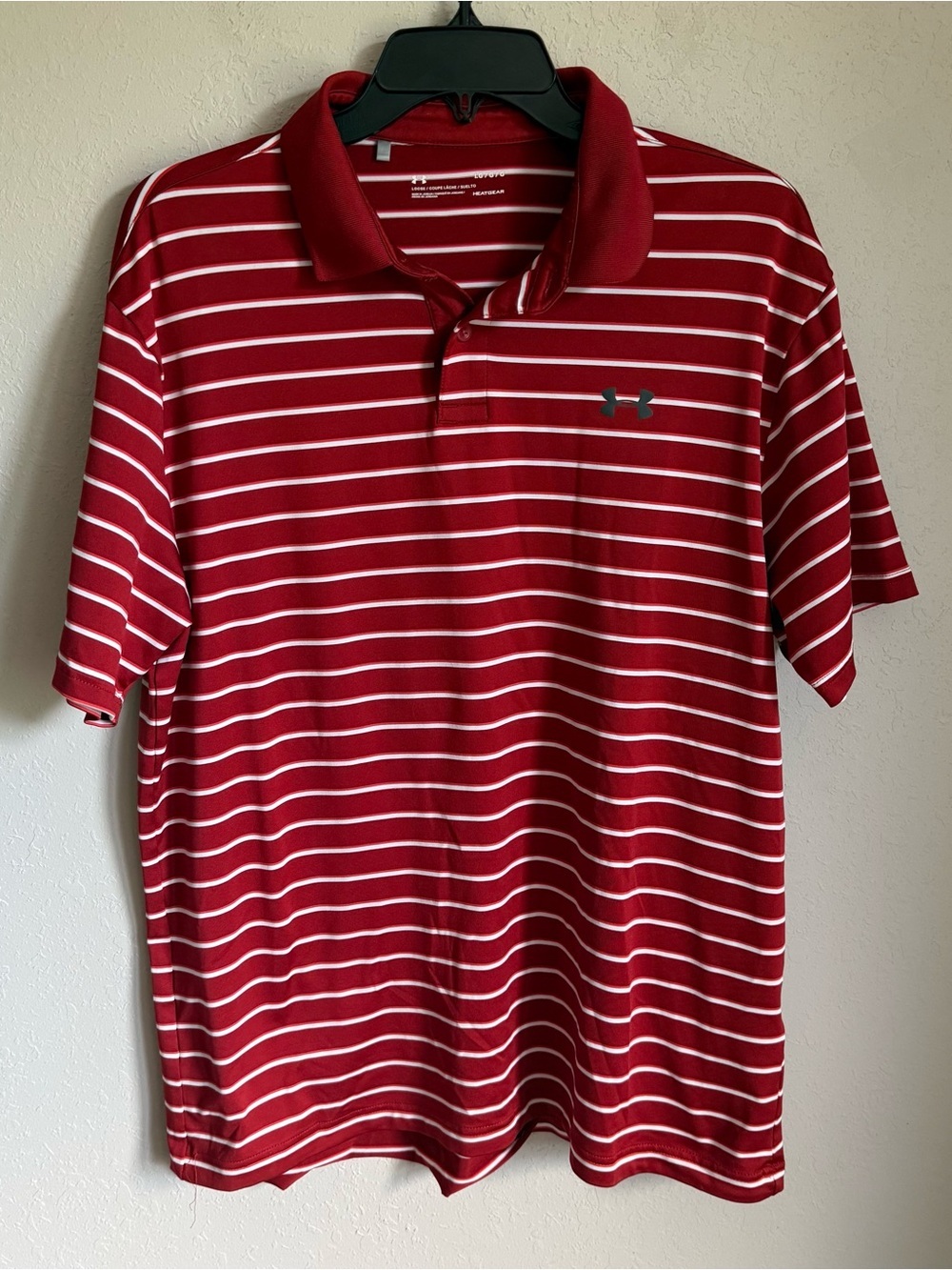 Men’s XL Red With White Stripes Heatgear Under Armour Golfing Sporty Polo
